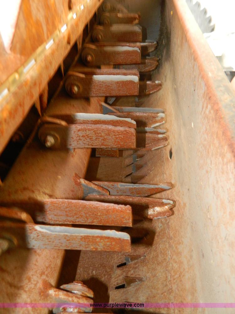 image for item H2313 2005 Challenger 670 RWA combine