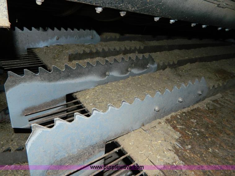 image for item H2313 2005 Challenger 670 RWA combine