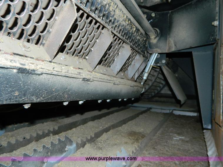 image for item H2313 2005 Challenger 670 RWA combine