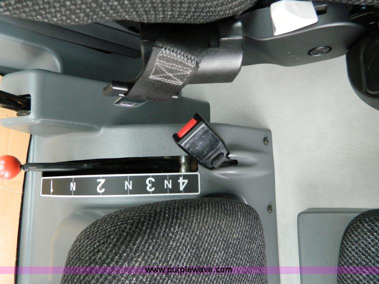 image for item H2313 2005 Challenger 670 RWA combine