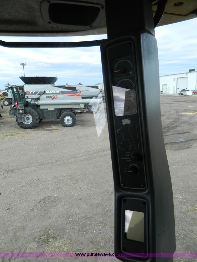 image for item H2313 2005 Challenger 670 RWA combine