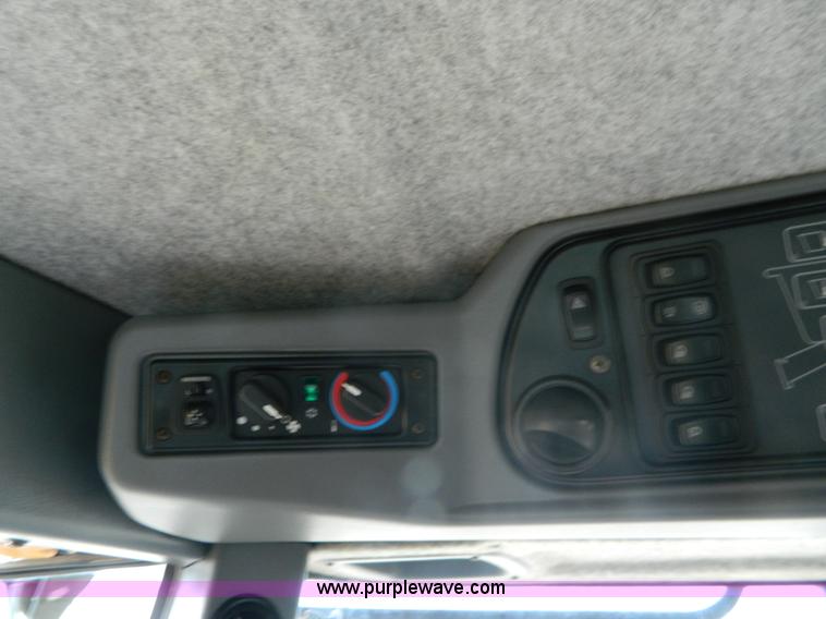 image for item H2313 2005 Challenger 670 RWA combine