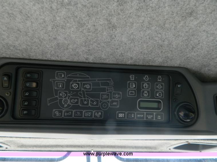 image for item H2313 2005 Challenger 670 RWA combine