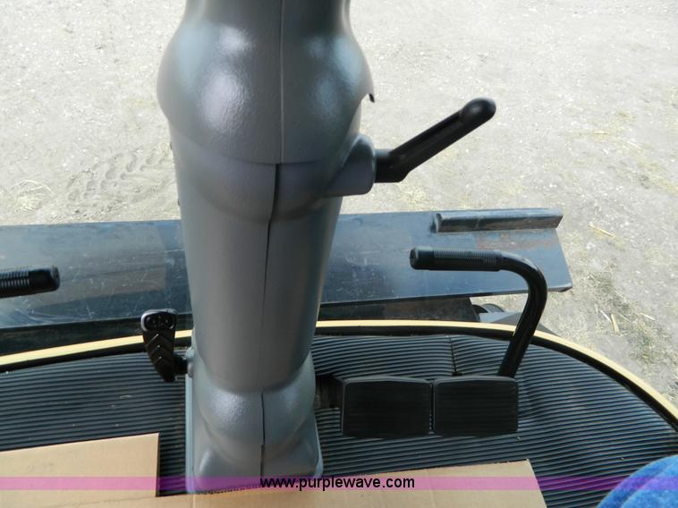 image for item H2313 2005 Challenger 670 RWA combine