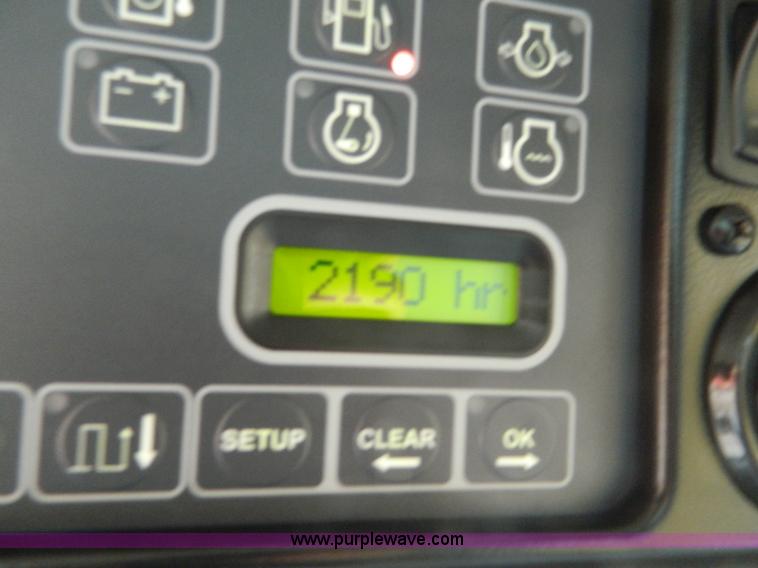 image for item H2313 2005 Challenger 670 RWA combine