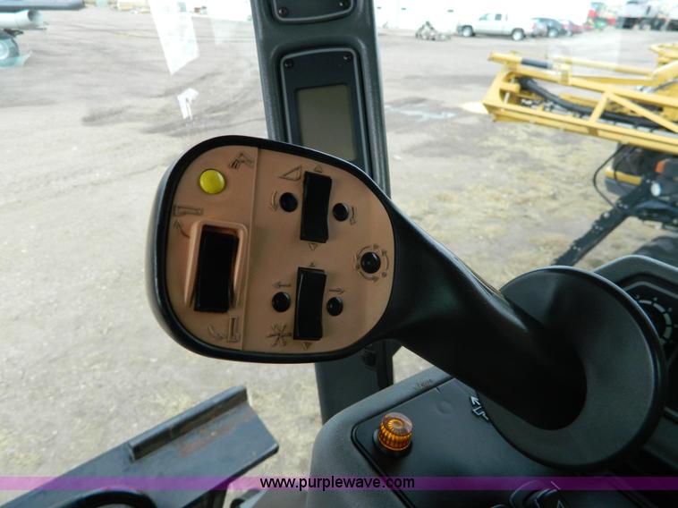 image for item H2313 2005 Challenger 670 RWA combine