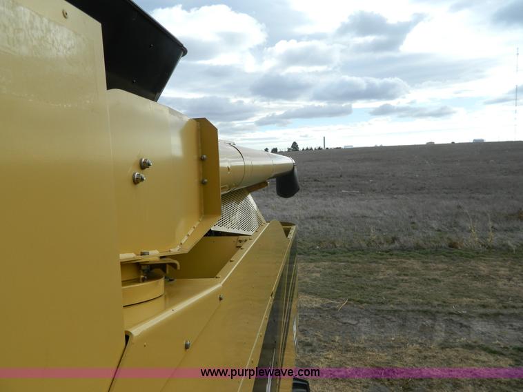 image for item H2313 2005 Challenger 670 RWA combine