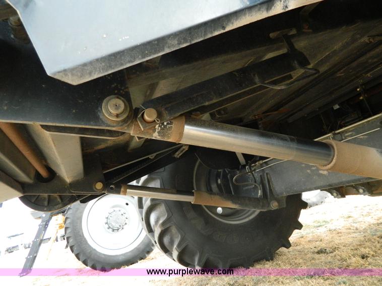 image for item H2313 2005 Challenger 670 RWA combine