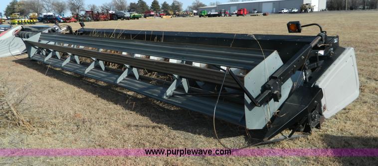 image for item H2316 2004 Gleaner 7000 rigid head