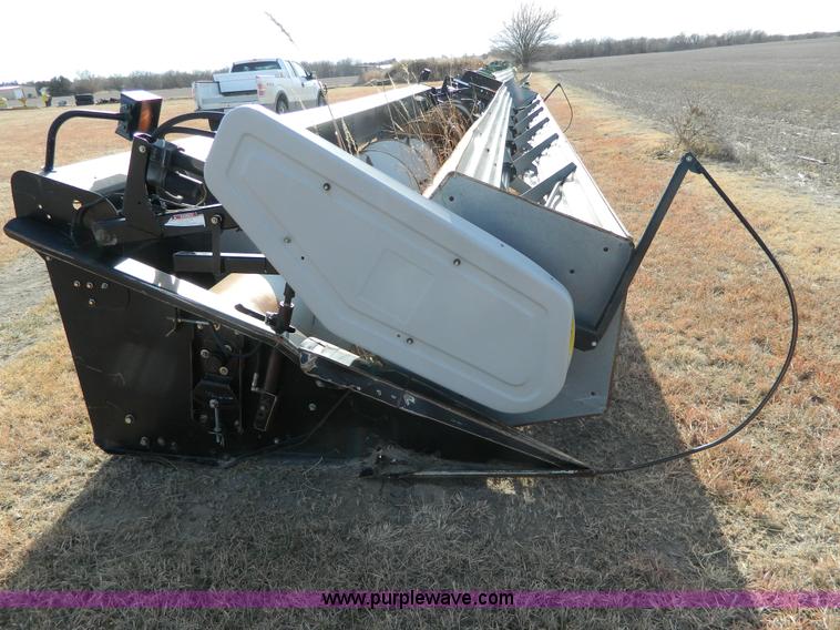 image for item H2316 2004 Gleaner 7000 rigid head