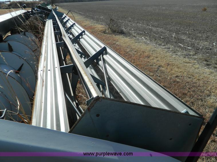 image for item H2316 2004 Gleaner 7000 rigid head