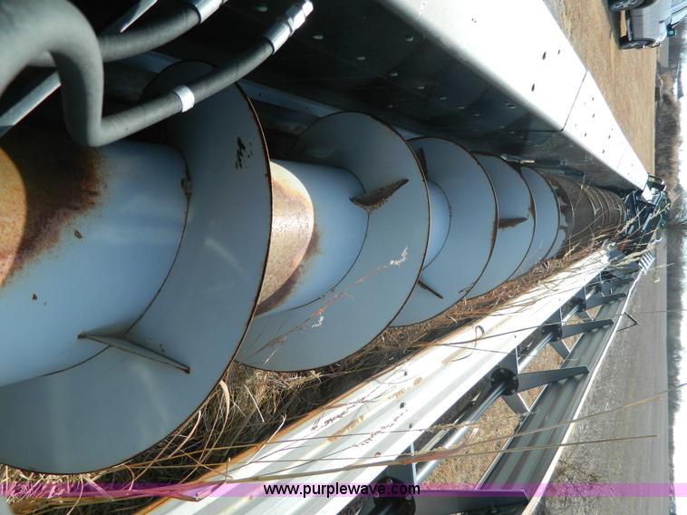 image for item H2316 2004 Gleaner 7000 rigid head