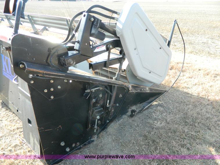 image for item H2316 2004 Gleaner 7000 rigid head