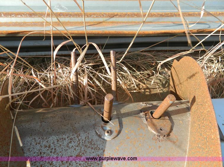 image for item H2316 2004 Gleaner 7000 rigid head