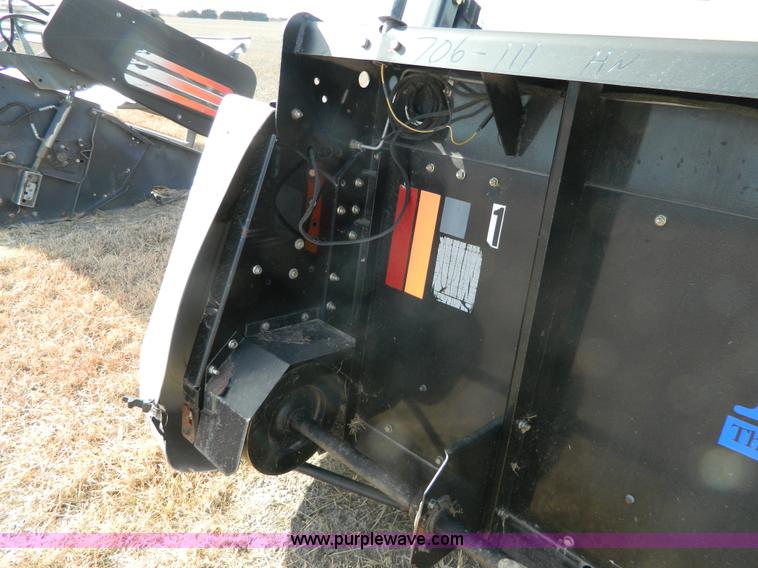 image for item H2316 2004 Gleaner 7000 rigid head