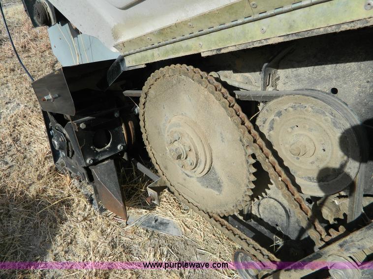 image for item H2316 2004 Gleaner 7000 rigid head