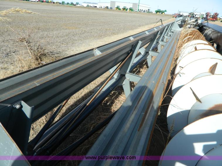 image for item H2316 2004 Gleaner 7000 rigid head