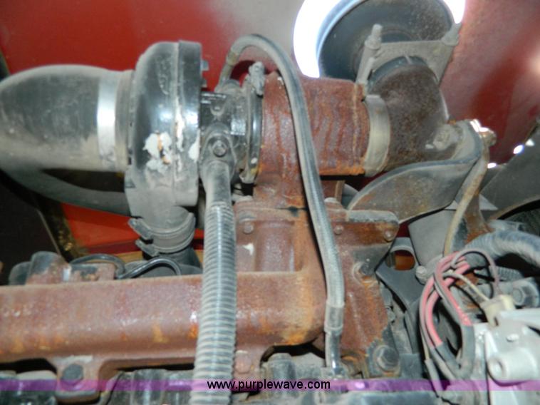 image for item H2316 2004 Gleaner 7000 rigid head