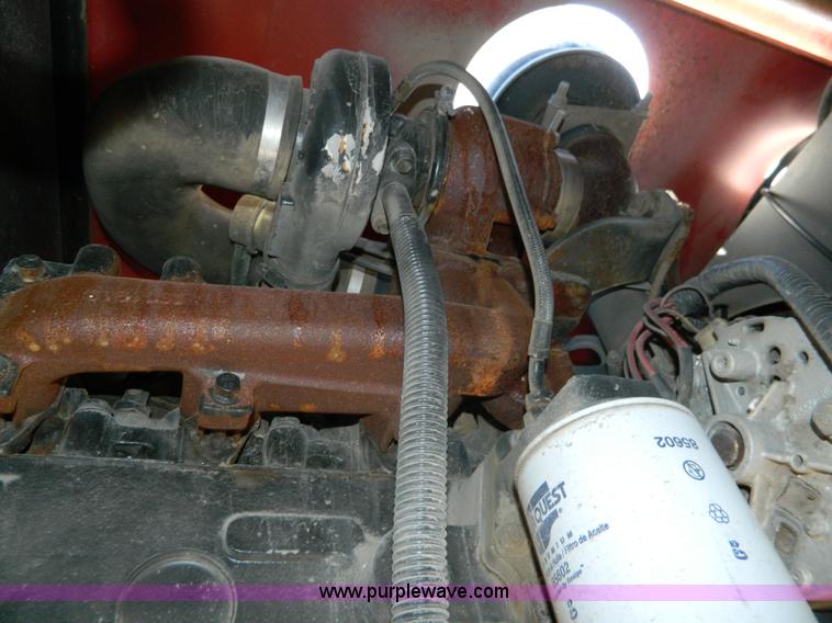 image for item H2316 2004 Gleaner 7000 rigid head