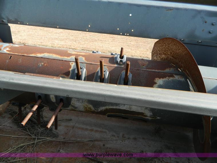 image for item H2317 2009 Massey-Ferguson 7200 head