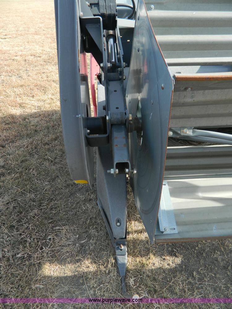 image for item H2317 2009 Massey-Ferguson 7200 head