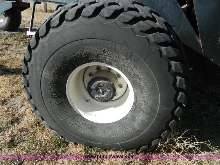 image for item H2318 2000 Mac Don 9350 self-propelled swather