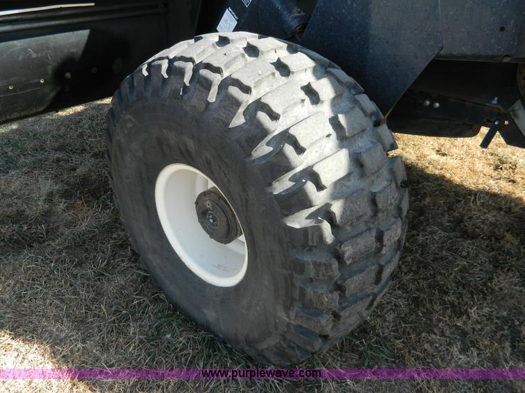 image for item H2318 2000 Mac Don 9350 self-propelled swather