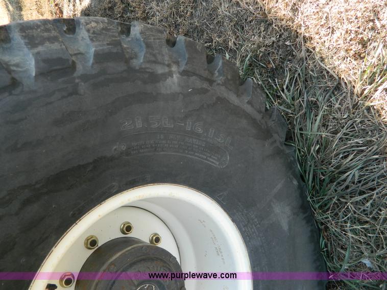 image for item H2318 2000 Mac Don 9350 self-propelled swather