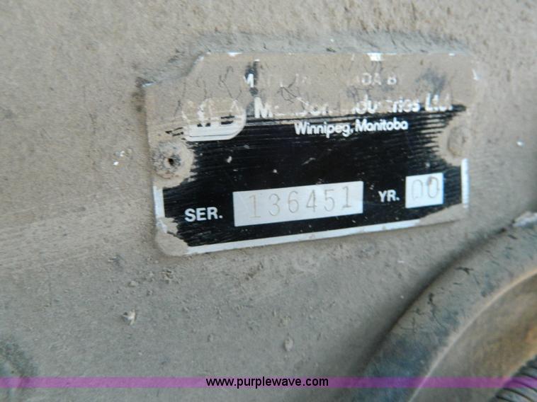 image for item H2318 2000 Mac Don 9350 self-propelled swather