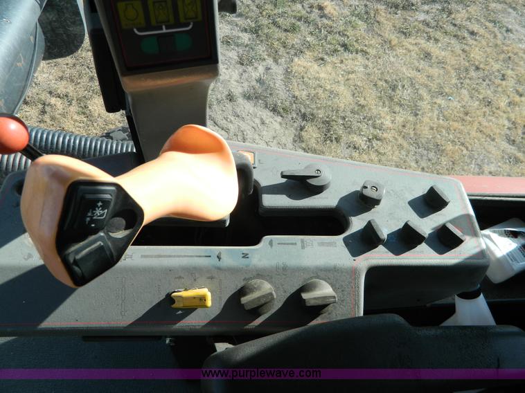 image for item H2318 2000 Mac Don 9350 self-propelled swather