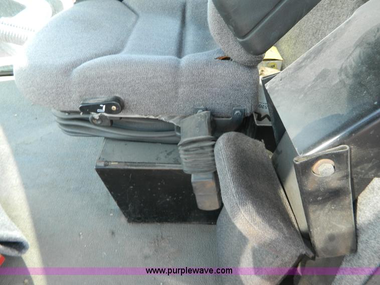 image for item H2318 2000 Mac Don 9350 self-propelled swather