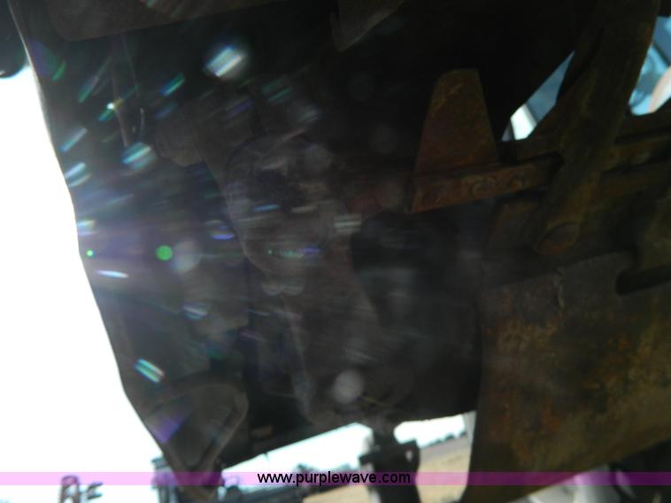 image for item H2318 2000 Mac Don 9350 self-propelled swather