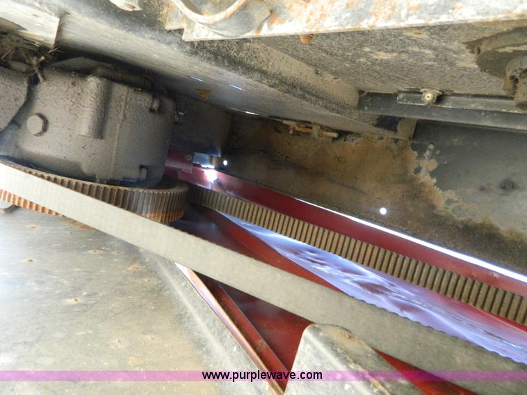 image for item H2318 2000 Mac Don 9350 self-propelled swather