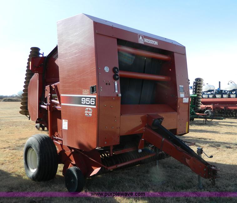 image for item H2319 2003 Hesston 956 Autocycle round baler