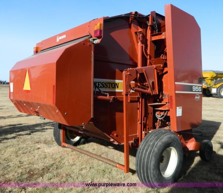 image for item H2319 2003 Hesston 956 Autocycle round baler