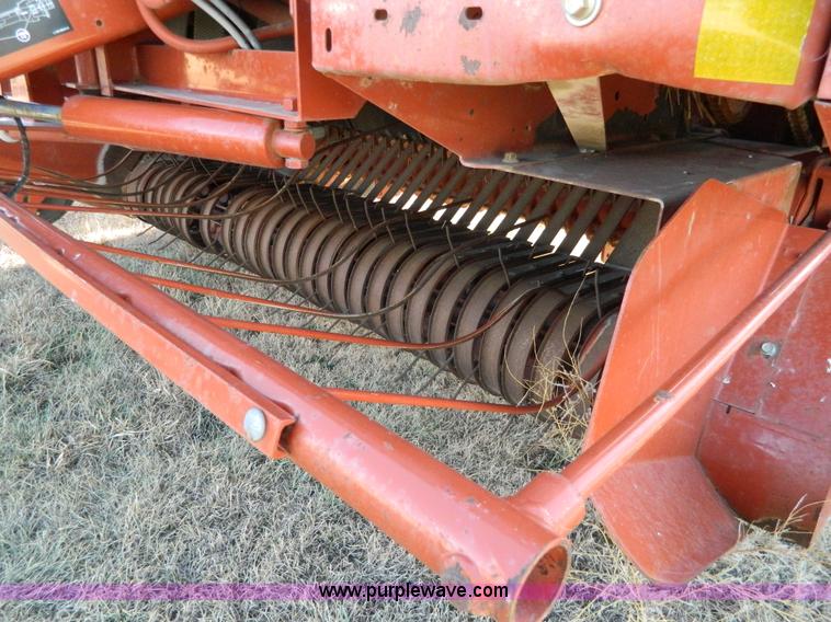 image for item H2319 2003 Hesston 956 Autocycle round baler