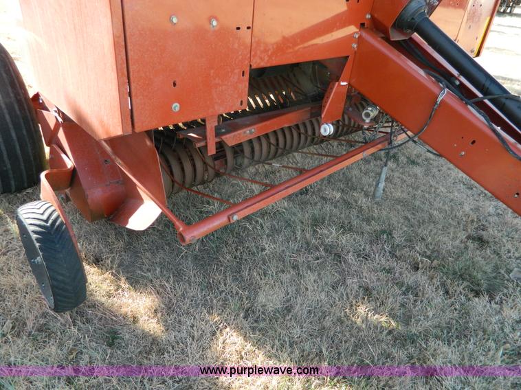 image for item H2319 2003 Hesston 956 Autocycle round baler