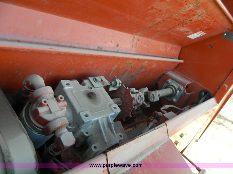 image for item H2319 2003 Hesston 956 Autocycle round baler