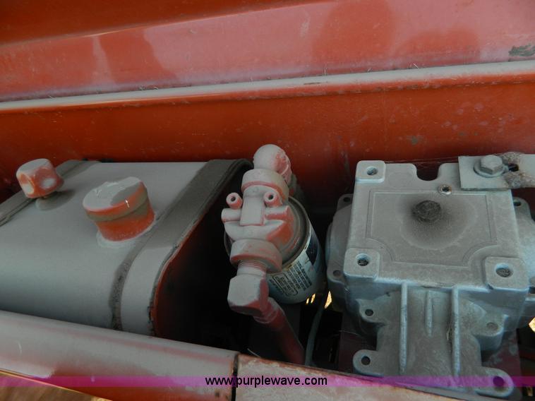 image for item H2319 2003 Hesston 956 Autocycle round baler