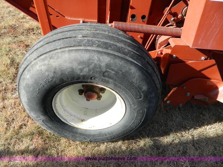 image for item H2319 2003 Hesston 956 Autocycle round baler