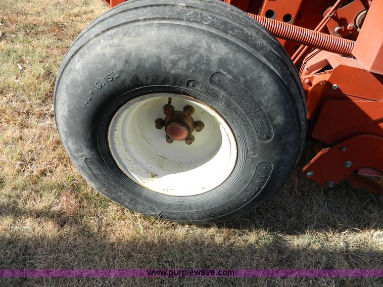 image for item H2319 2003 Hesston 956 Autocycle round baler