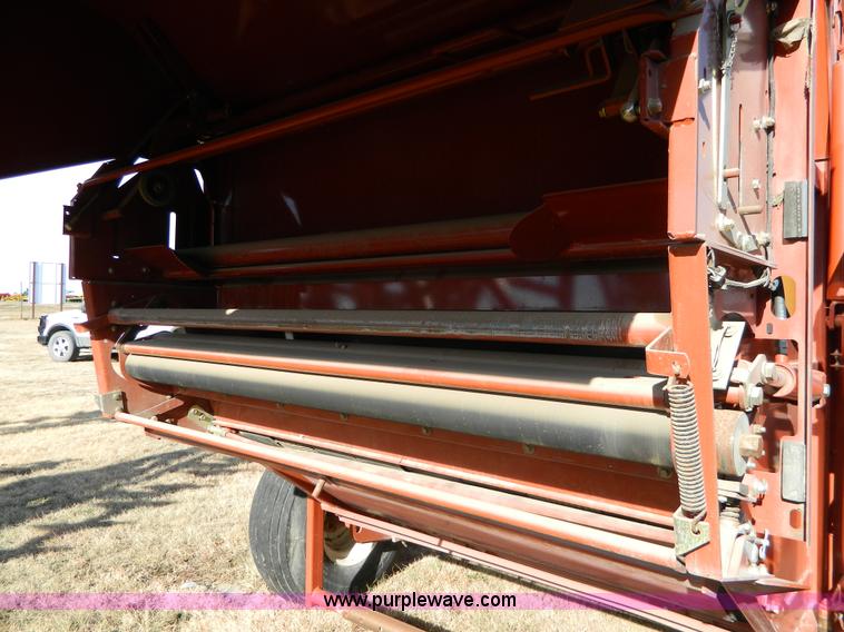 image for item H2319 2003 Hesston 956 Autocycle round baler