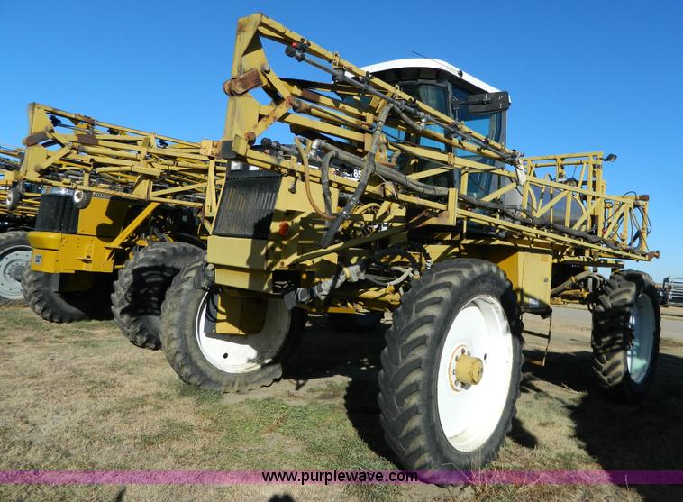 image for item H2320 1996 Ag-Chem RoGator 854 self-propelled sprayer