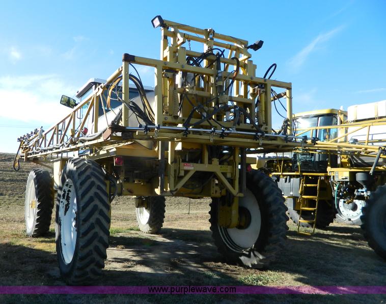 image for item H2320 1996 Ag-Chem RoGator 854 self-propelled sprayer
