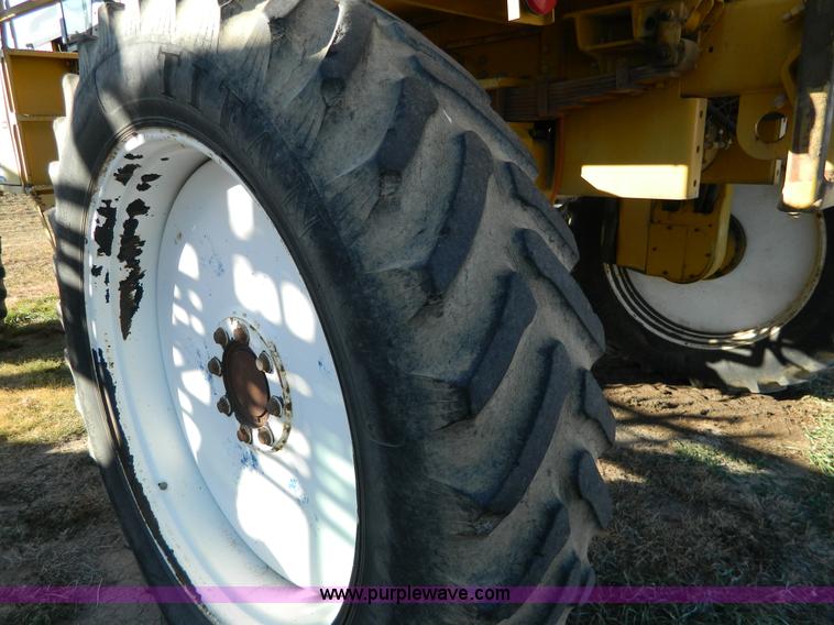 image for item H2320 1996 Ag-Chem RoGator 854 self-propelled sprayer