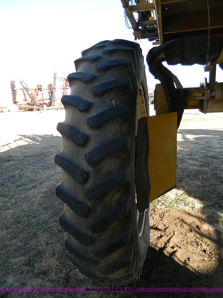 image for item H2320 1996 Ag-Chem RoGator 854 self-propelled sprayer