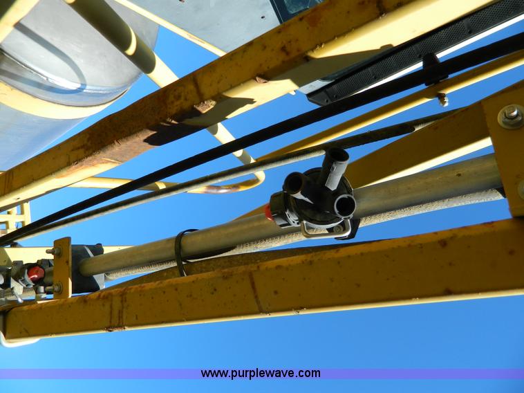 image for item H2320 1996 Ag-Chem RoGator 854 self-propelled sprayer