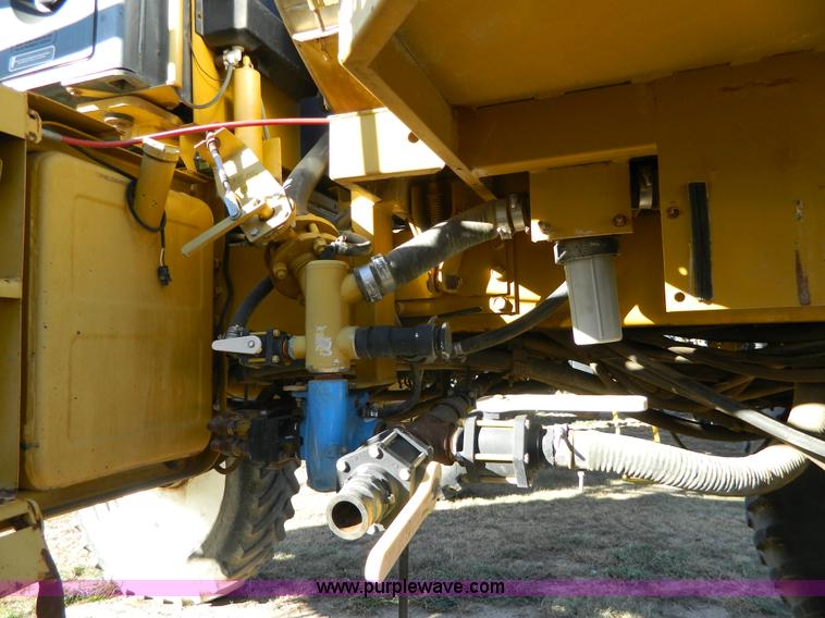 image for item H2320 1996 Ag-Chem RoGator 854 self-propelled sprayer