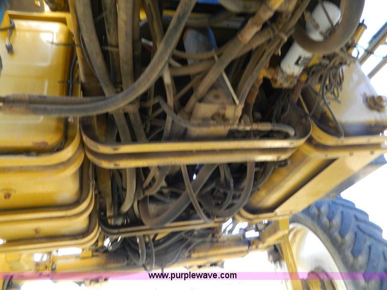 image for item H2320 1996 Ag-Chem RoGator 854 self-propelled sprayer