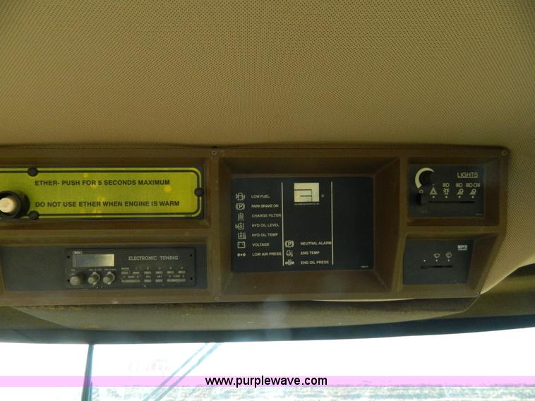 image for item H2320 1996 Ag-Chem RoGator 854 self-propelled sprayer